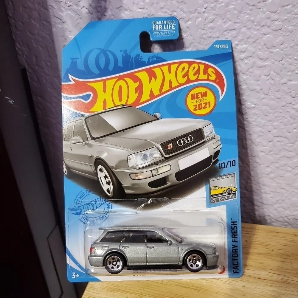 2021 Hot Wheels '94 Audi Avant RS2 Silver 157/250 Factory Fresh 10/10 Car